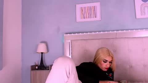 Snapshot of emily_castillo_1 chatting on September 2025 05:12:01 AM emily_castillo_1 online show from September 2025 05:12:01 AM