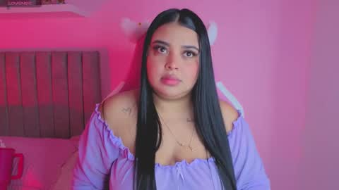 Snapshot of emily_cooper20_ chatting on November 2025 06:54:01 PM Emily online show from November 2025 06:54:01 PM