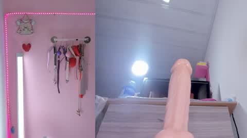 Snapshot of emily_foxxxi chatting on April 2026 10:51:02 PM emily_foxxxi online show from April 2026 10:51:02 PM