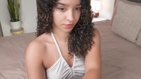 Snapshot of emily_johnson1 chatting on December 2024 01:04:02 AM Juliana online show from December 2024 01:04:02 AM