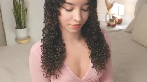 Snapshot of emily_johnson1 chatting on December 2024 01:26:01 AM Juliana online show from December 2024 01:26:01 AM