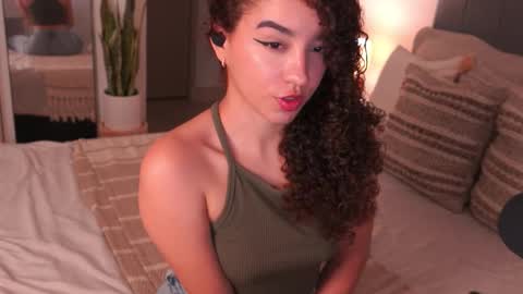 Snapshot of emily_johnson1 chatting on November 2025 11:51:01 PM Juliana online show from November 2025 11:51:01 PM