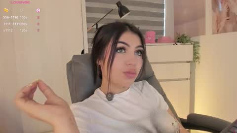 EmilyKenner  Independent model  online show from November 2025 12:17:01 PM