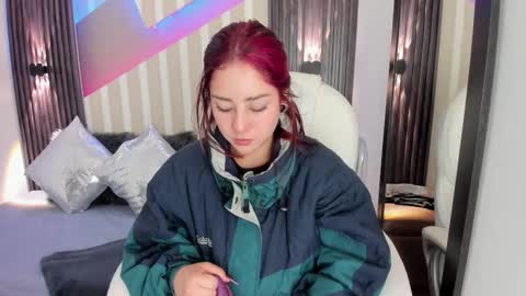 Snapshot of emily_layton chatting on November 2025 02:50:01 PM Emily online show from November 2025 02:50:01 PM