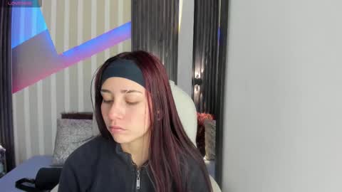 Snapshot of emily_layton chatting on December 2025 03:41:01 PM Emily online show from December 2025 03:41:01 PM