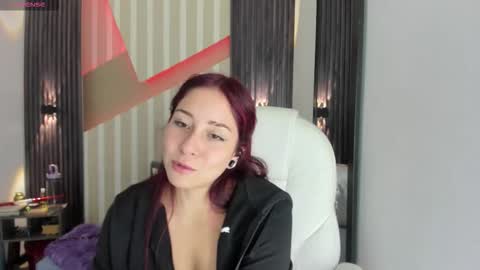 Snapshot of emily_layton chatting on February 2026 12:18:02 AM Emily online show from February 2026 12:18:02 AM