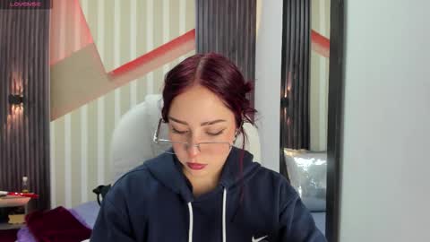 Snapshot of emily_layton chatting on February 2026 12:18:02 AM Emily online show from February 2026 12:18:02 AM