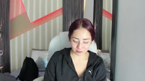 Snapshot of emily_layton chatting on February 2026 12:19:02 AM Emily online show from February 2026 12:19:02 AM