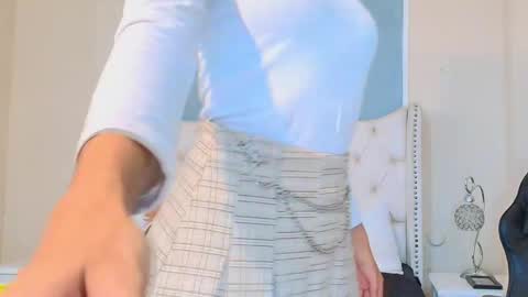 Emily online show from November 2025 11:37:01 PM