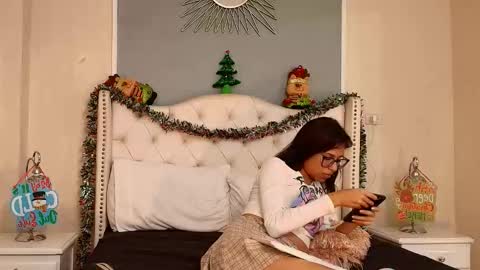 Emily online show from December 2025 01:44:02 AM