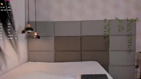 emily_luve online show from October 2025 08:21:02 PM