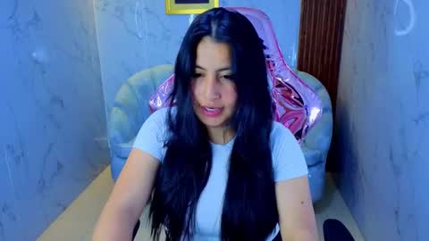 Emily  online show from November 2025 08:41:02 PM