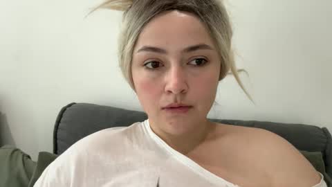 emily_morning_dew online show from September 2025 07:29:01 AM