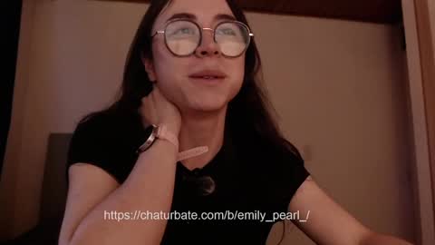 Snapshot of emily_pearl_ chatting on January 2025 10:43:01 PM emily_pearl_ online show from January 2025 10:43:01 PM