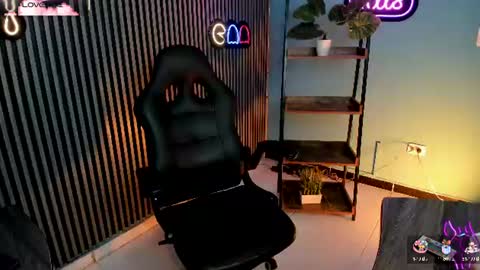 Emily  online show from June 2026 12:50:01 PM