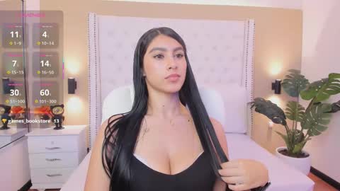 Snapshot of emily_roux chatting on November 2025 04:48:02 AM EMILY online show from November 2025 04:48:02 AM