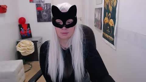 Snapshot of emily_york18 chatting on February 2025 01:11:02 PM Emily online show from February 2025 01:11:02 PM