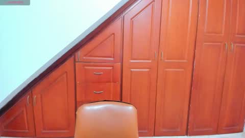 Snapshot of emily_zc1 chatting on October 2025 07:58:02 PM EMILY online show from October 2025 07:58:02 PM