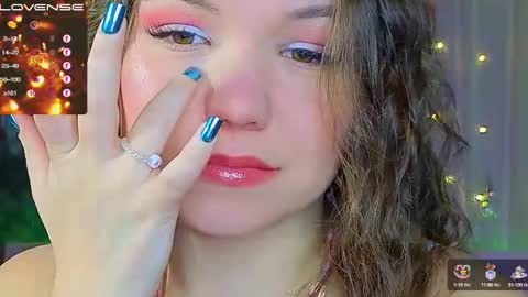 Snapshot of emilyart_ chatting on December 2024 02:17:01 AM artist Emily online show from December 2024 02:17:01 AM