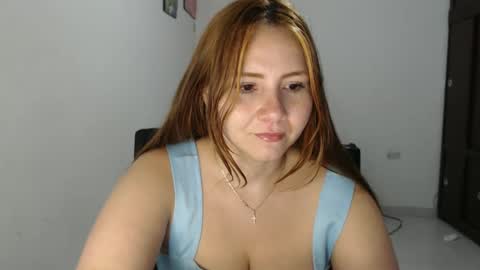 Snapshot of emilycute_18 chatting on January 2025 08:02:01 PM emily online show from January 2025 08:02:01 PM