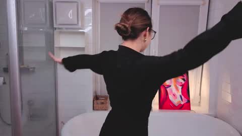 Emily online show from December 2025 06:26:01 PM