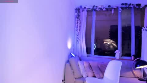 Snapshot of emilydolly_ chatting on April 2026 10:50:01 AM Emily online show from April 2026 10:50:01 AM
