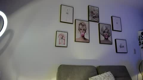Snapshot of emilydolly_ chatting on May 2026 11:28:01 AM Emily online show from May 2026 11:28:01 AM