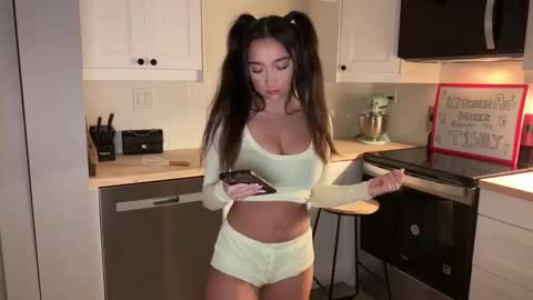 emilyfawn online show from February 2026 03:29:02 AM