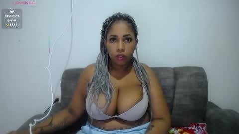 Snapshot of emilyhines__ chatting on April 2026 11:40:02 PM Emilyhines online show from April 2026 11:40:02 PM