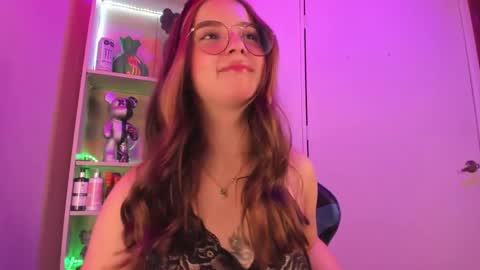 VALEEEN online show from February 2025 04:00:02 PM