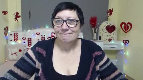 Snapshot of emilyl0vee chatting on February 2026 06:23:02 AM Emily online show from February 2026 06:23:02 AM