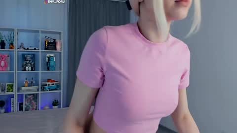 Snapshot of emilyrighter chatting on May 2026 05:10:01 PM Hey i am Emily am - pm online show from May 2026 05:10:01 PM