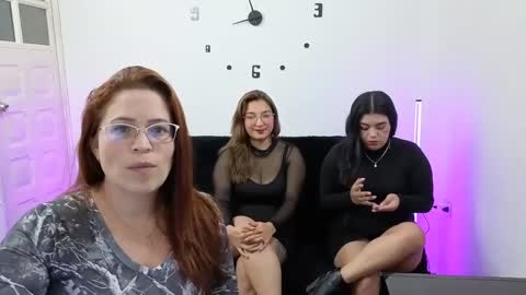 Snapshot of emilyriskhot chatting on September 2025 04:43:02 PM emily friends online show from September 2025 04:43:02 PM