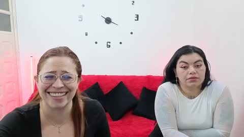 Snapshot of emilyriskhot chatting on September 2025 03:17:01 PM emily friends online show from September 2025 03:17:01 PM