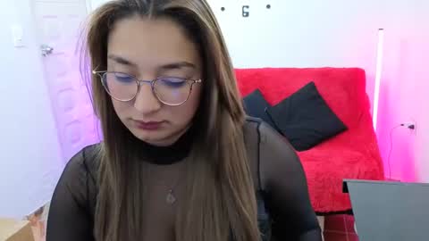 Snapshot of emilyriskhot chatting on October 2025 04:14:02 PM emily friends online show from October 2025 04:14:02 PM