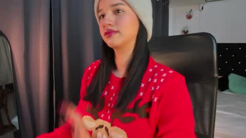 Snapshot of emilyrousex chatting on December 2024 03:23:01 PM emilyrousex online show from December 2024 03:23:01 PM