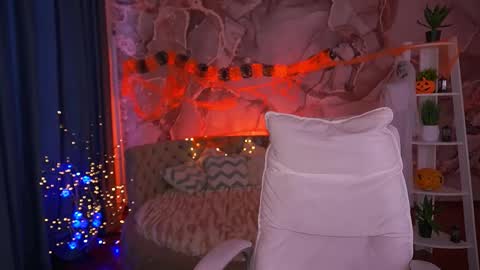 Snapshot of emilysunshines chatting on October 2025 07:10:02 AM MY NAME IS Emily WELCOME EVERYONE I WILL BE HAPPY TO GIVE YOU WHAT YOU HAVE DREAMED OF FOR SO LONG online show from October 2025 07:10:02 AM