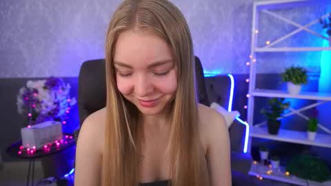 Snapshot of emilysunshines chatting on November 2025 07:25:01 AM MY NAME IS Emily WELCOME EVERYONE I WILL BE HAPPY TO GIVE YOU WHAT YOU HAVE DREAMED OF FOR SO LONG online show from November 2025 07:25:01 AM
