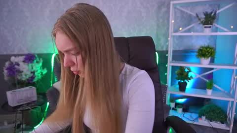 Snapshot of emilysunshines chatting on December 2025 07:03:01 AM MY NAME IS Emily WELCOME EVERYONE I WILL BE HAPPY TO GIVE YOU WHAT YOU HAVE DREAMED OF FOR SO LONG online show from December 2025 07:03:01 AM