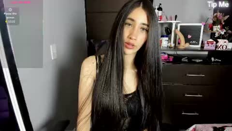 Snapshot of emilytafur chatting on July 2026 12:02:02 AM Emy online show from July 2026 12:02:02 AM