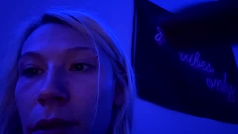 emilywarren296 online show from October 2025 01:43:02 PM