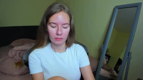 Emily online show from October 2025 11:00:02 AM