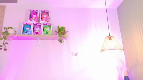 Snapshot of emilyy_bank chatting on May 2026 08:05:01 PM Emily Bank online show from May 2026 08:05:01 PM