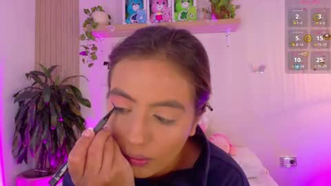 Snapshot of emilyy_bank chatting on June 2026 01:11:01 PM Emily Bank online show from June 2026 01:11:01 PM