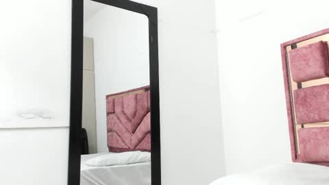 emilyy_cooperr online show from March 2025 06:32:01 AM