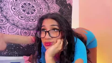 Snapshot of emilyy_walker chatting on June 2026 01:03:01 PM emilyy_walker online show from June 2026 01:03:01 PM