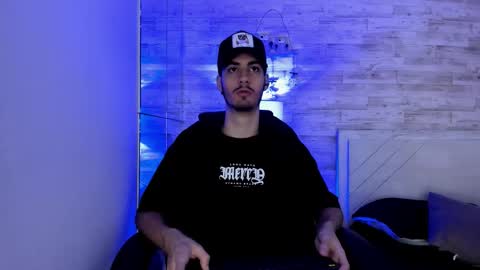 emir_ozan online show from December 2025 11:28:02 AM