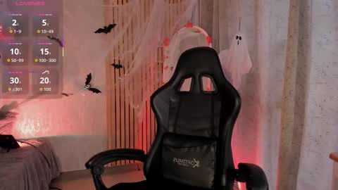   online show from October 2025 09:06:01 PM