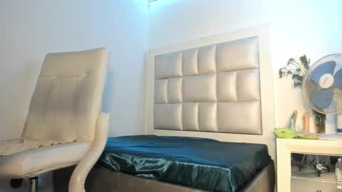 Snapshot of emma__js_ chatting on February 2026 04:36:02 PM emma__js_ online show from February 2026 04:36:02 PM