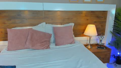 Emma  online show from January 2025 05:44:02 PM